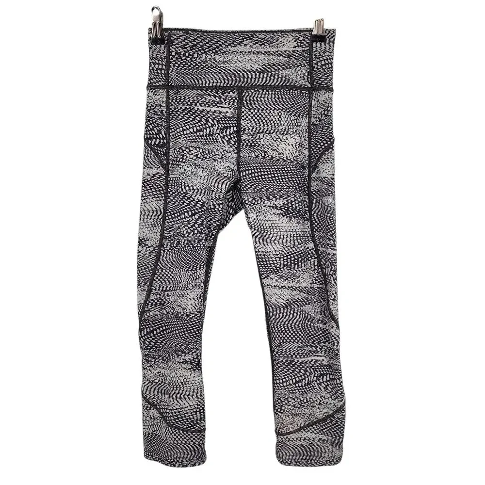 Lululemon Women's In Movement Crop 19
